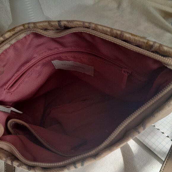 Liz Claiborne Faux Leather Crossbody Shoulder/Handbag - Picture 5 of 8